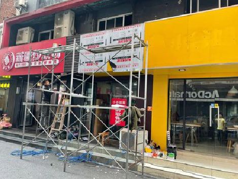 临湘制作广告招牌如何避免它发黄？